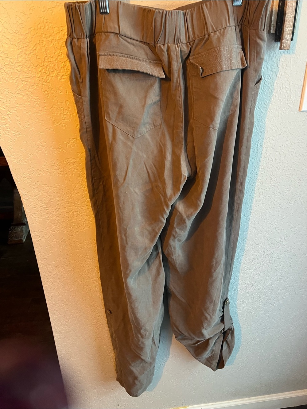 Arden B Olive Straight-Leg Cargo Pants